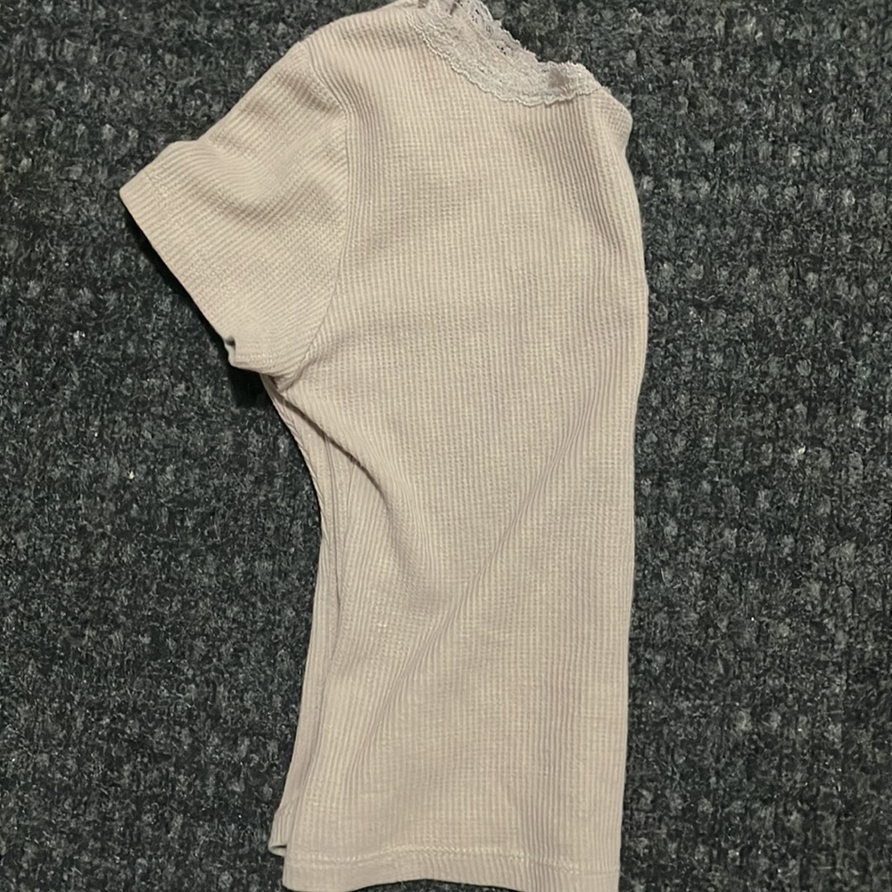 tiny T - Picture 3 of 3